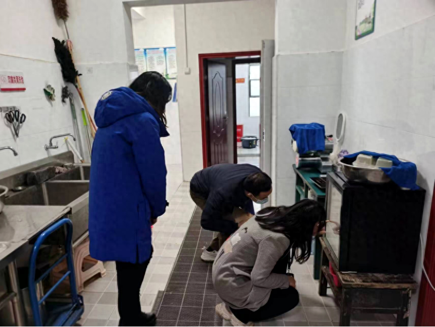 江安县迎安镇中心幼儿园接受食品卫生检查