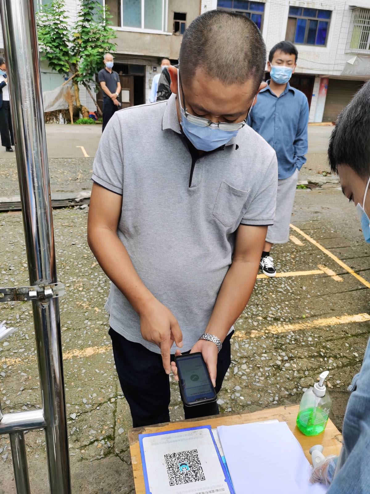 宜宾市南溪区大观镇大坪学校开展疫情防控演练