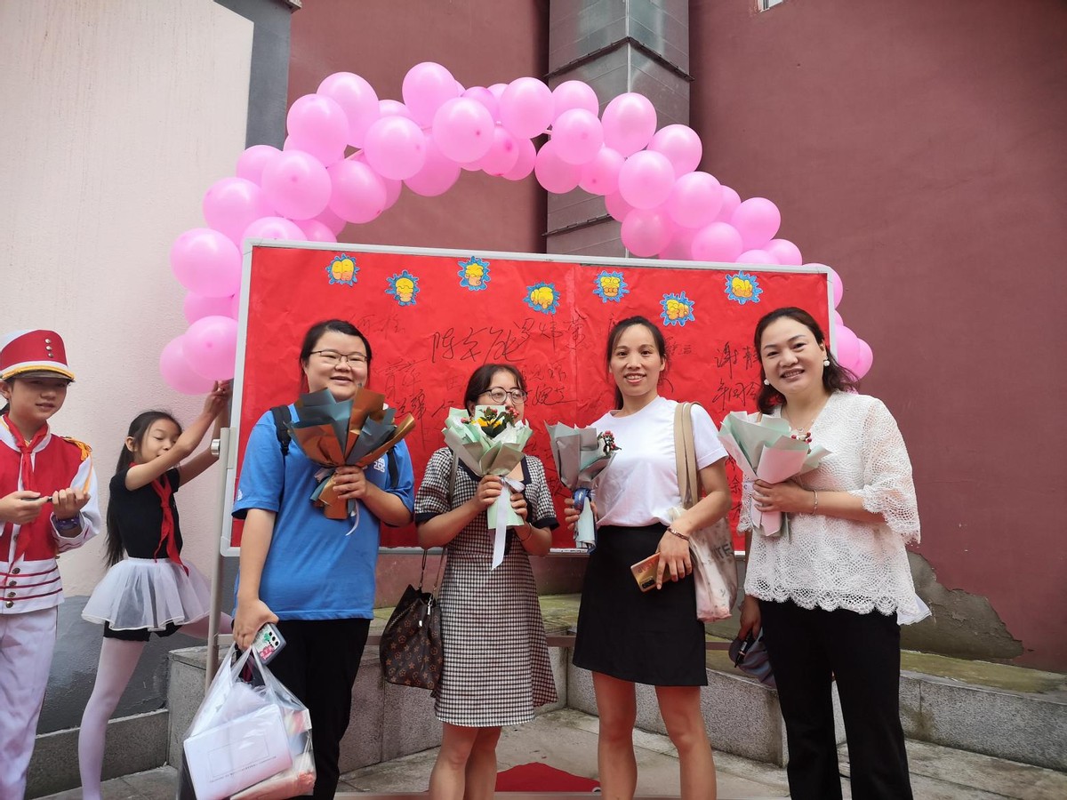 温馨的节日诚挚的祝贺 屏山县大乘镇中心学校第37个教师节幸福满满