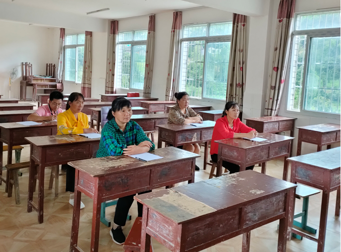 宜宾市叙州区商州镇晒金小学校组织参加食品安全网络培训视频会